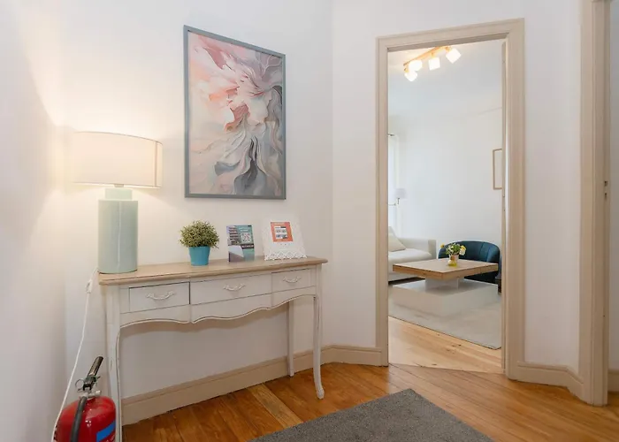 Liiiving In - Lovely Stylish