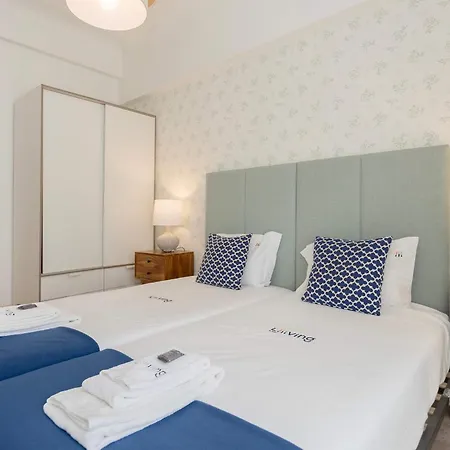 Liiiving In - Lovely Stylish