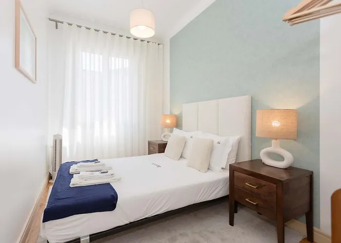 Liiiving In - Lovely Stylish *