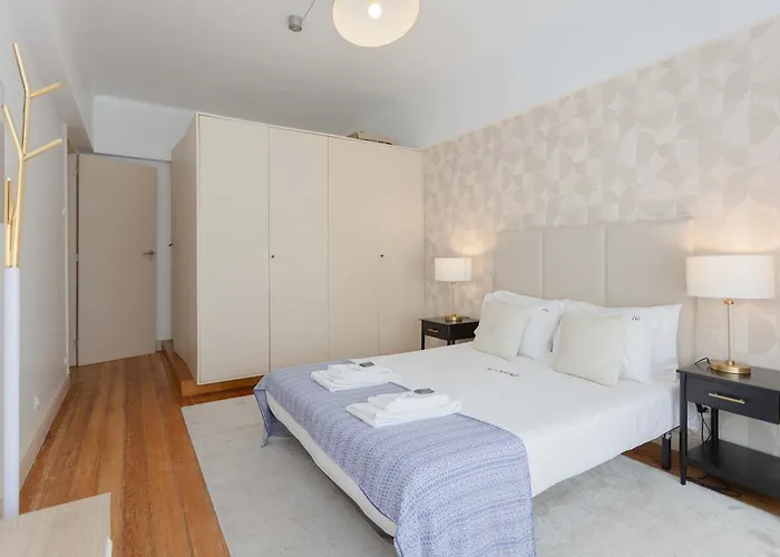 Liiiving In - Lovely Stylish * Porto